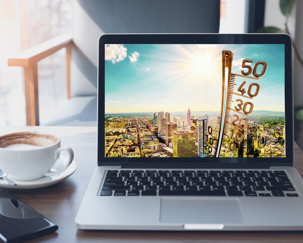 une image de canicule s'affiche sur un écran d'ordinateur portable.