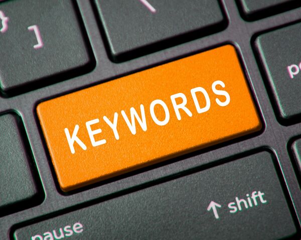 le mot keywords inscrit sur une touche de clavier
