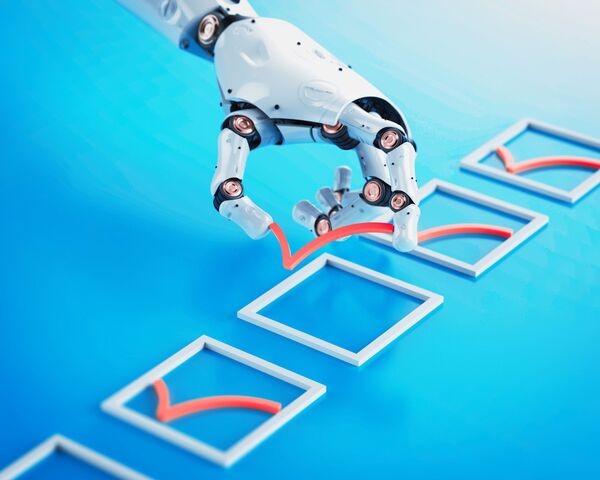 une main de robot remplit une checklist